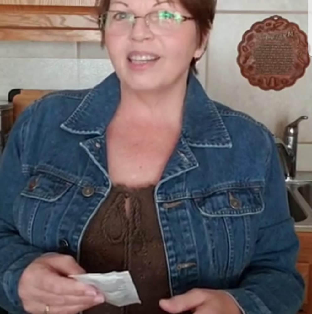 Meet your Posher, Pamela